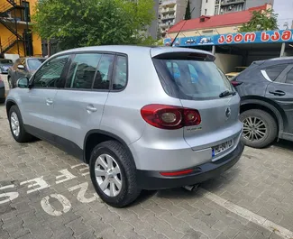 Vermietung Volkswagen Tiguan. Komfort, Crossover Fahrzeug zur Miete in Georgien ✓ Kaution Keine Kaution ✓ Versicherungsoptionen KFZ-HV, TKV, VKV Plus, VKV Komplett, Insassen, Diebstahlschutz.