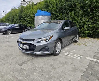 Mietwagen Chevrolet Cruze 2018 in Georgien, mit Benzin-Kraftstoff und 140 PS ➤ Ab 156 GEL pro Tag.