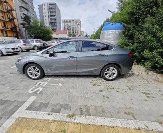 Chevrolet Cruze 2018 mit Antriebssystem Frontantrieb, verfügbar in Tiflis.