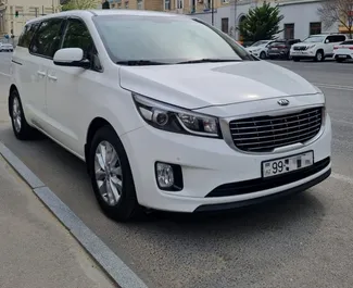 Frontansicht eines Mietwagens Kia Carnival in Baku, Aserbaidschan ✓ Auto Nr.7809. ✓ Automatisch TM ✓ 0 Bewertungen.