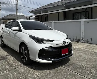 Autovermietung Toyota Yaris Nr.8139 Automatisch am Flughafen Phuket, ausgestattet mit einem 1,2L Motor ➤ Von Viacheslav in Thailand.