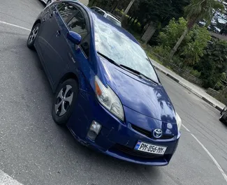 Mietwagen Toyota Prius 2010 in Georgien, mit Hybride-Kraftstoff und 170 PS ➤ Ab 80 GEL pro Tag.