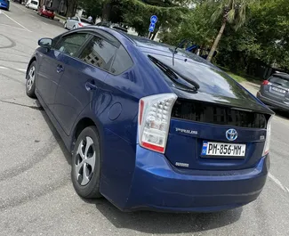 Toyota Prius 2010 mit Antriebssystem Frontantrieb, verfügbar in Kutaisi.