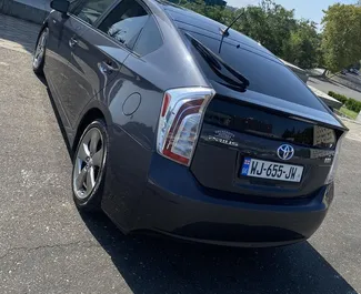 Toyota Prius 2012 mit Antriebssystem Frontantrieb, verfügbar in Kutaisi.