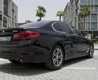 Autovermietung BMW 520i Nr.4928 Automatisch in Dubai, ausgestattet mit einem 3,0L Motor ➤ Von Sheshan in VAE.