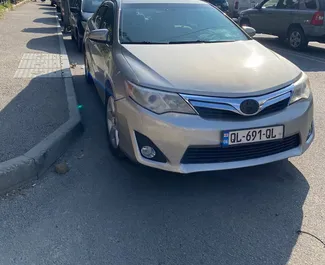 Autovermietung Toyota Camry Nr.8028 Automatisch in Tiflis, ausgestattet mit einem 1,6L Motor ➤ Von Danieli in Georgien.