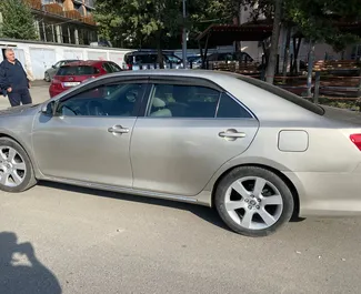 Vermietung Toyota Camry. Komfort, Premium Fahrzeug zur Miete in Georgien ✓ Kaution Keine Kaution ✓ Versicherungsoptionen KFZ-HV.