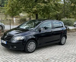 Vermietung Volkswagen Golf Plus. Wirtschaft, Komfort, Minivan Fahrzeug zur Miete in Albanien ✓ Kaution Einzahlung von 200 EUR ✓ Versicherungsoptionen KFZ-HV.