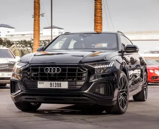 Frontansicht eines Mietwagens Audi Q8 in Dubai, VAE ✓ Auto Nr.4926. ✓ Automatisch TM ✓ 0 Bewertungen.