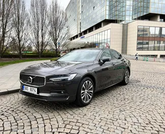 Frontansicht eines Mietwagens Volvo S90 in Prag, Tschechische Republik ✓ Auto Nr.8150. ✓ Automatisch TM ✓ 0 Bewertungen.