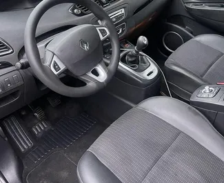 Vermietung Renault Scenic. Komfort, Minivan Fahrzeug zur Miete in Albanien ✓ Kaution Einzahlung von 150 EUR ✓ Versicherungsoptionen KFZ-HV, TKV, VKV Plus, Ausland.