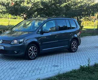 Autovermietung Volkswagen Touran Nr.8036 Automatisch in Tirana, ausgestattet mit einem 1,6L Motor ➤ Von Amarildo in Albanien.