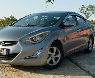 Frontansicht eines Mietwagens Hyundai Elantra in Durres, Albanien ✓ Auto Nr.8215. ✓ Automatisch TM ✓ 0 Bewertungen.