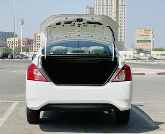 Mietwagen Nissan Sunny 2023 in VAE, mit Benzin-Kraftstoff und 118 PS ➤ Ab 70 AED pro Tag.