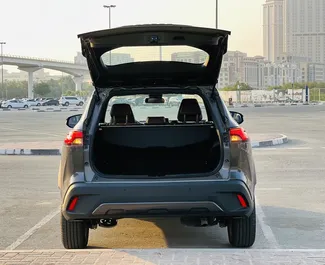 Toyota Corolla Cross 2023 mit Antriebssystem Frontantrieb, verfügbar in Dubai.