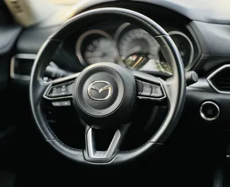 Mazda Cx-5 2021 zur Miete verfügbar in Dubai, mit Kilometerbegrenzung 250 km/Tag.