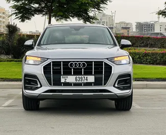 Frontansicht eines Mietwagens Audi Q5 in Dubai, VAE ✓ Auto Nr.8313. ✓ Automatisch TM ✓ 0 Bewertungen.