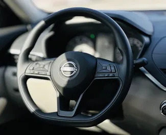 Nissan Altima 2022 mit Antriebssystem Frontantrieb, verfügbar in Dubai.