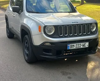 Frontansicht eines Mietwagens Jeep Renegade in Tiflis, Georgien ✓ Auto Nr.8253. ✓ Automatisch TM ✓ 1 Bewertungen.