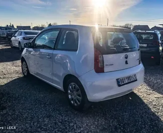 Vermietung Skoda Citigo. Wirtschaft Fahrzeug zur Miete in Serbien ✓ Kaution Einzahlung von 200 EUR ✓ Versicherungsoptionen TKV, Junge.