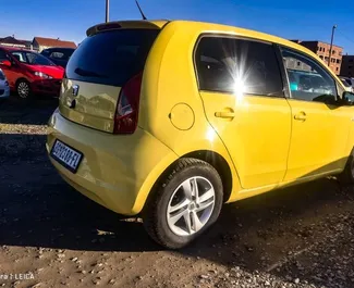 Autovermietung SEAT Mii Nr.8446 Schaltgetriebe am Belgrader Flughafen, ausgestattet mit einem 1,0L Motor ➤ Von Suzana in Serbien.