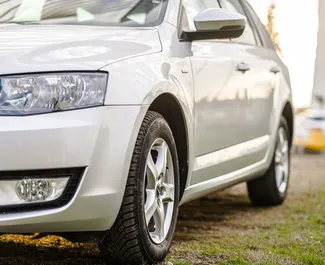 Autovermietung Skoda Octavia Combi Nr.7153 Automatisch in Podgorica, ausgestattet mit einem 1,6L Motor ➤ Von Stephen in Montenegro.