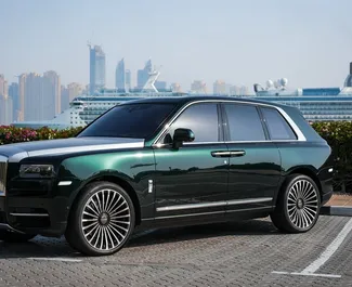 Autovermietung Rolls-Royce Cullinan Nr.8410 Automatisch in Dubai, ausgestattet mit einem 6,7L Motor ➤ Von Kumar in VAE.