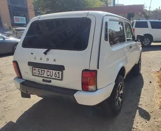 Mietwagen Lada Niva 2022 in Armenien, mit Benzin-Kraftstoff und 81 PS ➤ Ab 41 USD pro Tag.