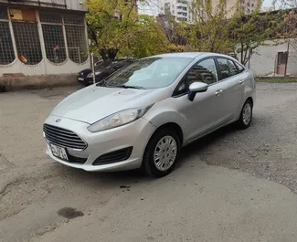 Frontansicht eines Mietwagens Ford Fiesta in Eriwan, Armenien ✓ Auto Nr.6782. ✓ Automatisch TM ✓ 0 Bewertungen.