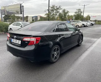 Vermietung Toyota Camry. Komfort, Premium Fahrzeug zur Miete in Georgien ✓ Kaution Keine Kaution ✓ Versicherungsoptionen KFZ-HV, TKV, VKV Plus, VKV Komplett.