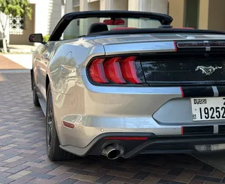 Ford Mustang Cabrio 2020 zur Miete verfügbar in Dubai, mit Kilometerbegrenzung 250 km/Tag.