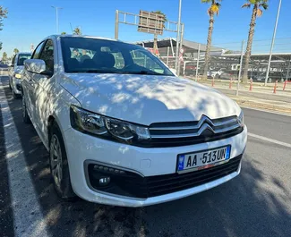 Diesel 1,6L Motor von Citroen C-Elysee 2018 zur Miete in Tirana.