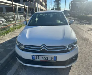 Frontansicht eines Mietwagens Citroen C-Elysee in Tirana, Albanien ✓ Auto Nr.8380. ✓ Schaltgetriebe TM ✓ 0 Bewertungen.