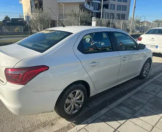 Diesel 1,6L Motor von Citroen C-Elysee 2015 zur Miete in Tirana.