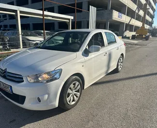 Frontansicht eines Mietwagens Citroen C-Elysee in Tirana, Albanien ✓ Auto Nr.8377. ✓ Schaltgetriebe TM ✓ 0 Bewertungen.