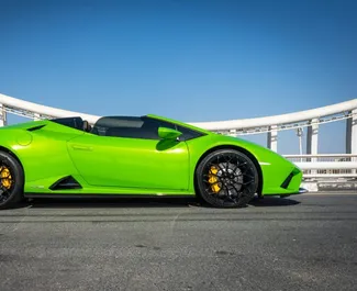 Benzin 5,2L Motor von Lamborghini Huracan Evo Cabrio 2021 zur Miete in Dubai.