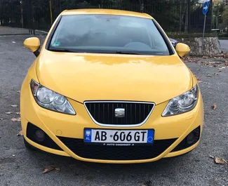 Frontansicht eines Mietwagens Seat Ibiza in Tirana, Albanien ✓ Auto Nr.8418. ✓ Schaltgetriebe TM ✓ 0 Bewertungen.