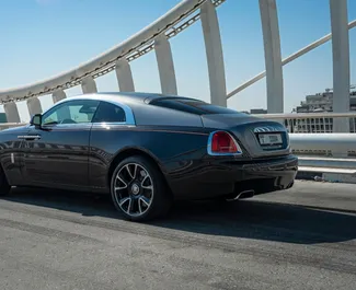 Rolls-Royce Wraith 2019 zur Miete verfügbar in Dubai, mit Kilometerbegrenzung 250 km/Tag.