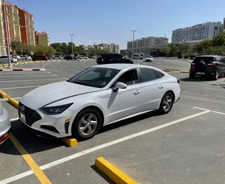 Hyundai Sonata 2022 mit Antriebssystem Frontantrieb, verfügbar in Dubai.