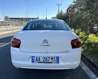 Diesel 1,6L Motor von Citroen C-Elysee 2015 zur Miete in Tirana.