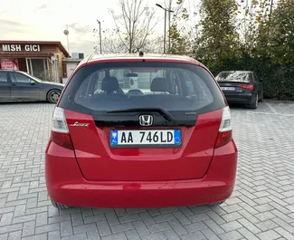 Mietwagen Honda Jazz 2010 in Albanien, mit Benzin-Kraftstoff und 93 PS ➤ Ab 25 EUR pro Tag.