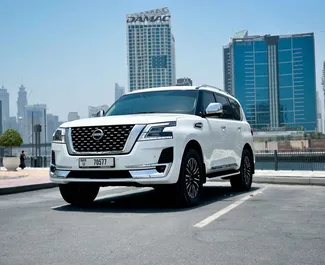 Frontansicht eines Mietwagens Nissan Patrol in Dubai, VAE ✓ Auto Nr.8734. ✓ Automatisch TM ✓ 0 Bewertungen.