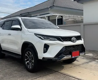 Autovermietung Toyota Fortuner Nr.8197 Automatisch am Flughafen Phuket, ausgestattet mit einem 2,4L Motor ➤ Von Viacheslav in Thailand.