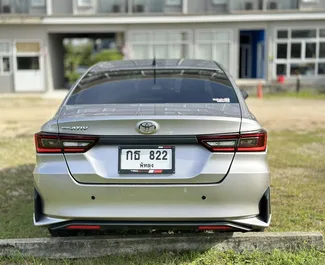 Toyota Yaris Ativ 2022 zur Miete verfügbar am Flughafen Phuket, mit Kilometerbegrenzung unbegrenzte.