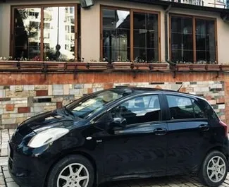 Autovermietung Toyota Yaris Nr.8626 Schaltgetriebe in Tirana, ausgestattet mit einem 1,4L Motor ➤ Von Edmond in Albanien.