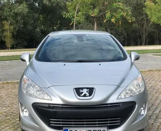 Frontansicht eines Mietwagens Peugeot 308cc in Podgorica, Montenegro ✓ Auto Nr.8790. ✓ Schaltgetriebe TM ✓ 0 Bewertungen.