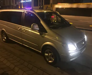 Frontansicht eines Mietwagens Mercedes-Benz Viano in Batumi, Georgien ✓ Auto Nr.8573. ✓ Automatisch TM ✓ 0 Bewertungen.