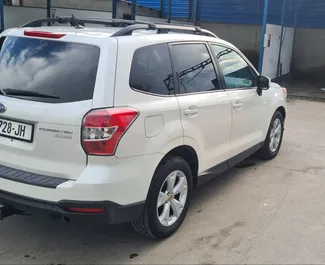 Benzin 2,5L Motor von Subaru Forester 2014 zur Miete in Tiflis.