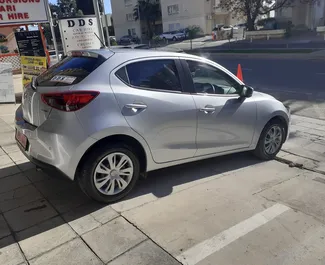 Autovermietung Mazda 2 Nr.8872 Automatisch in Limassol, ausgestattet mit einem 1,5L Motor ➤ Von Leo auf Zypern.