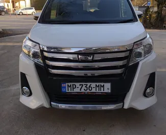 Autovermietung Toyota Noah Nr.8929 Automatisch am Flughafen Kutaisi, ausgestattet mit einem 2,0L Motor ➤ Von Nika in Georgien.